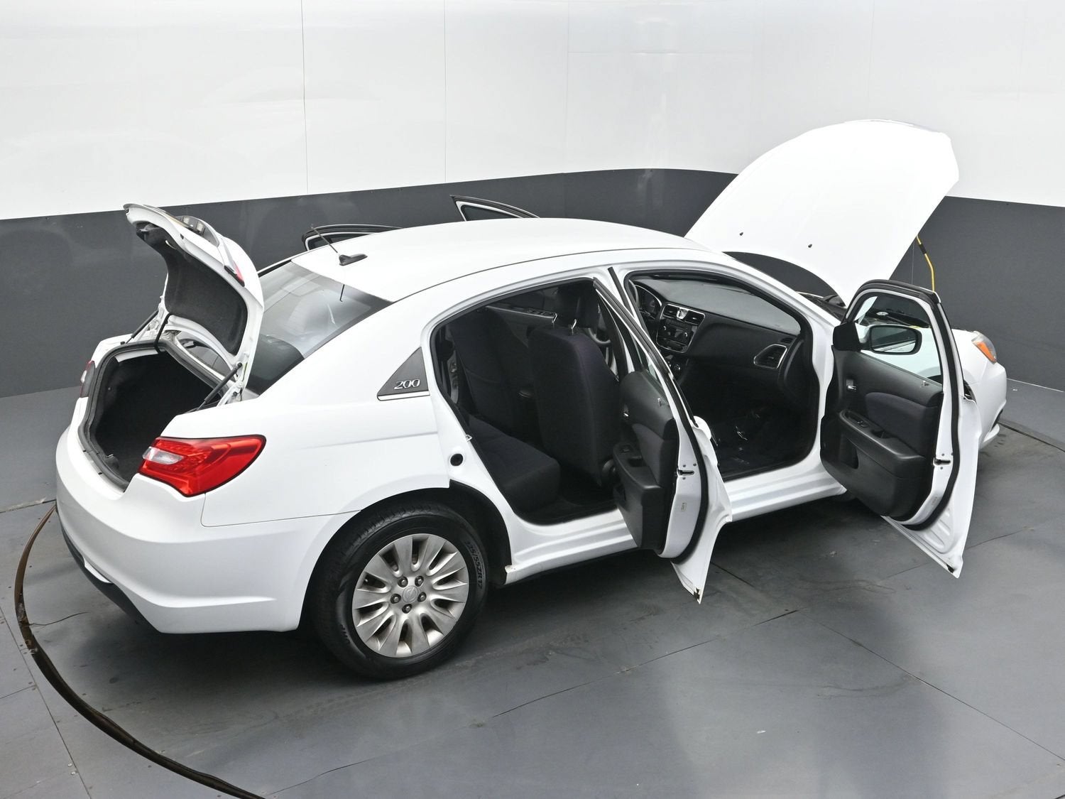 2013 Chrysler 200 LX