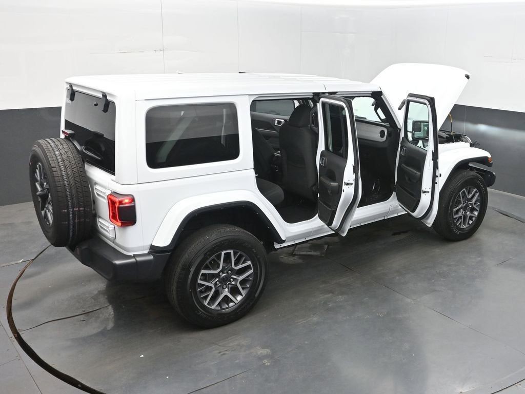 2025 Jeep Wrangler 4-Door Sahara 4x4