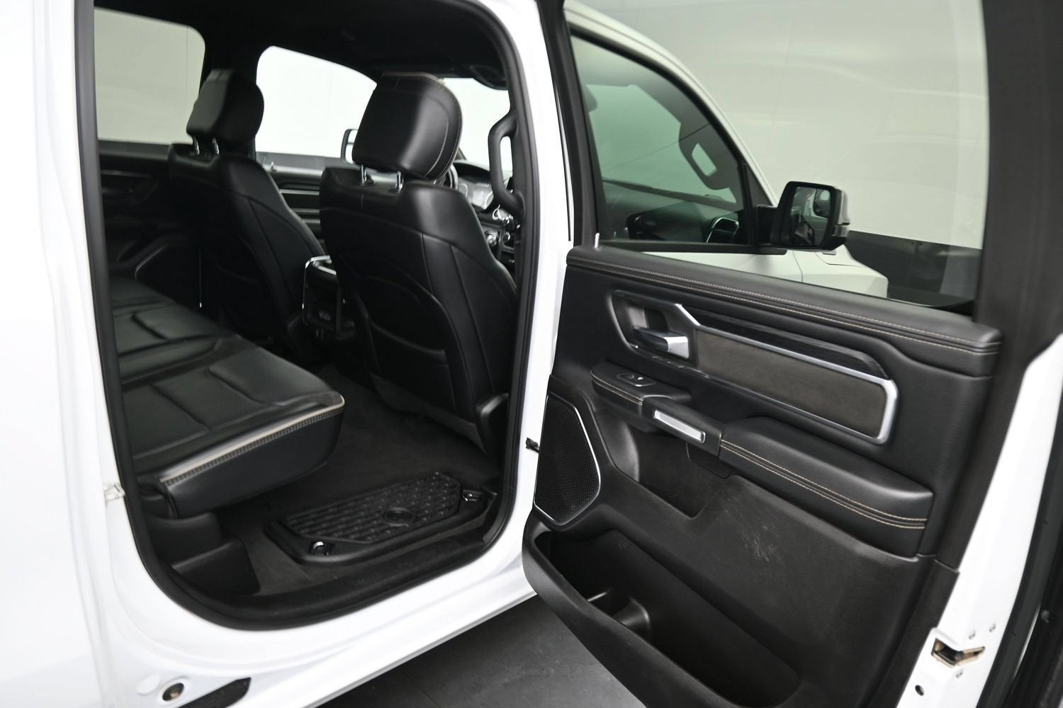2024 RAM 1500 Laramie Crew Cab 4x4 5'7" Box