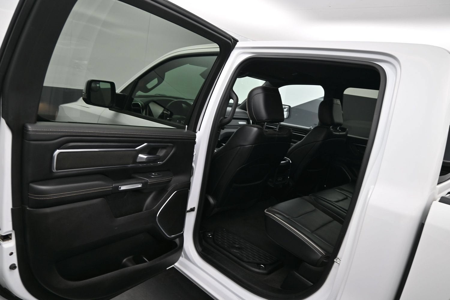 2024 RAM 1500 Laramie Crew Cab 4x4 5'7" Box