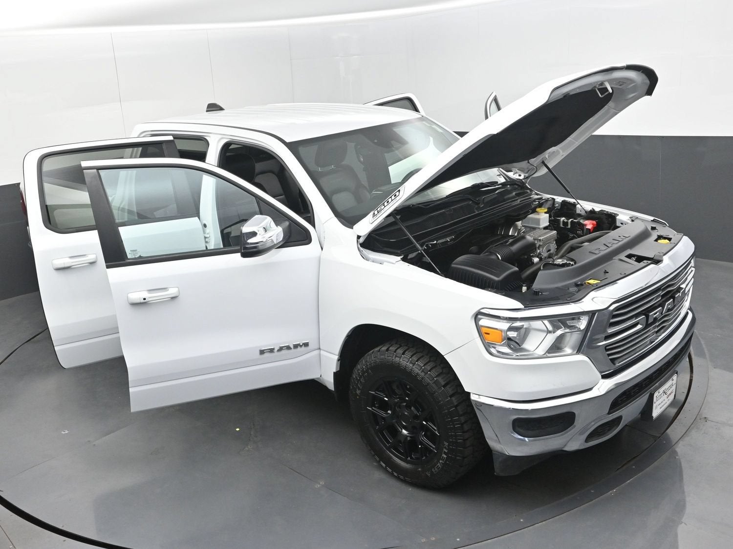 2024 RAM 1500 Laramie Crew Cab 4x4 5'7" Box