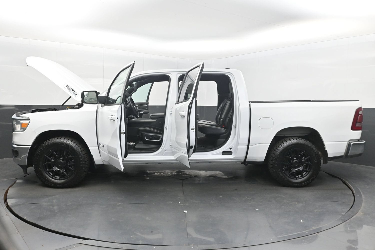 2024 RAM 1500 Laramie Crew Cab 4x4 5'7" Box