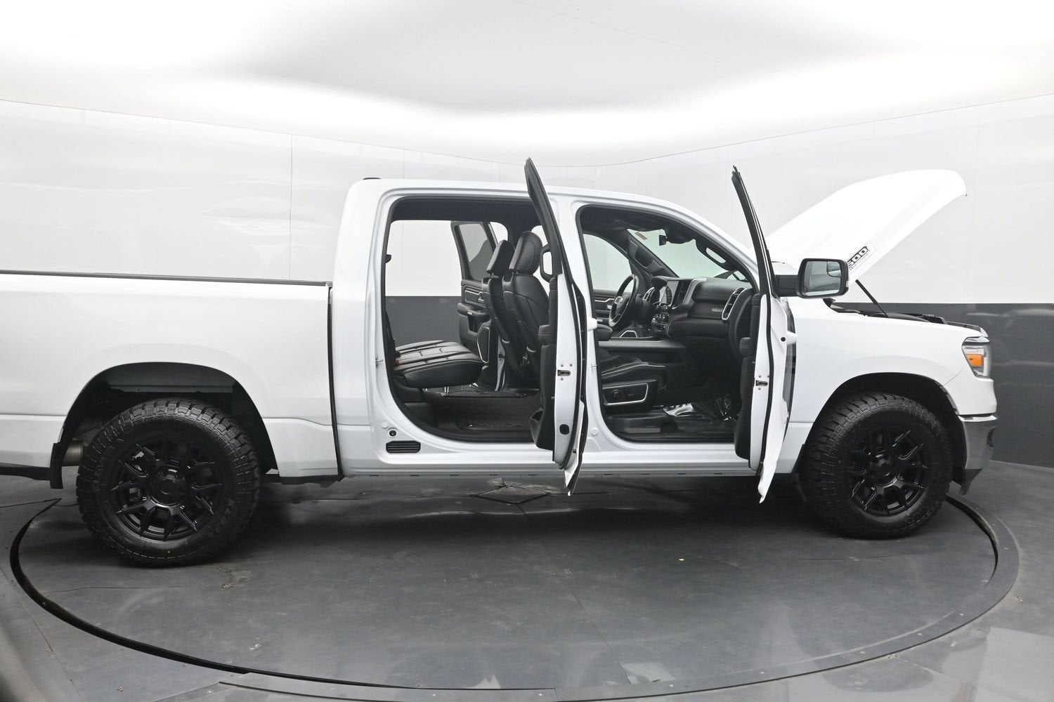2024 RAM 1500 Laramie Crew Cab 4x4 5'7" Box