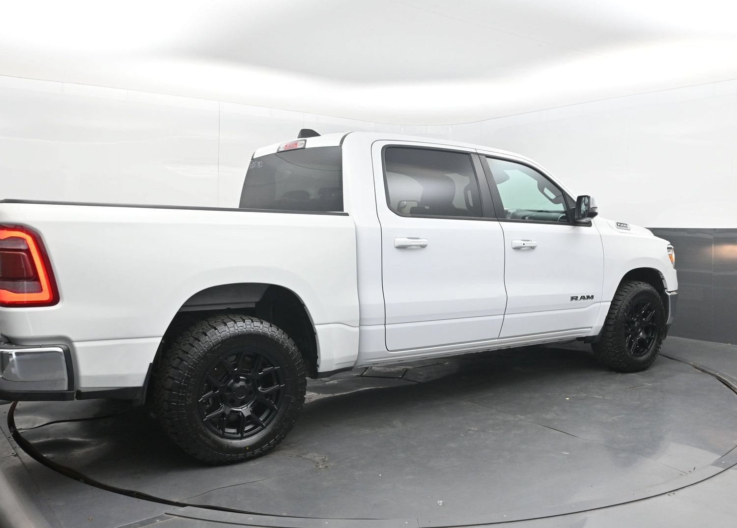 2024 RAM 1500 Laramie Crew Cab 4x4 5'7" Box
