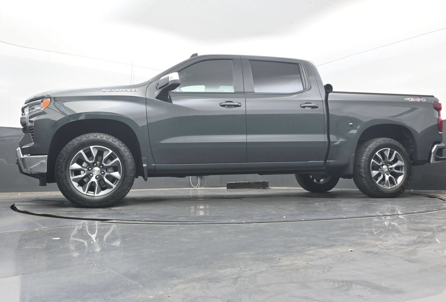 2025 Chevrolet Silverado 1500 LT (2FL)
