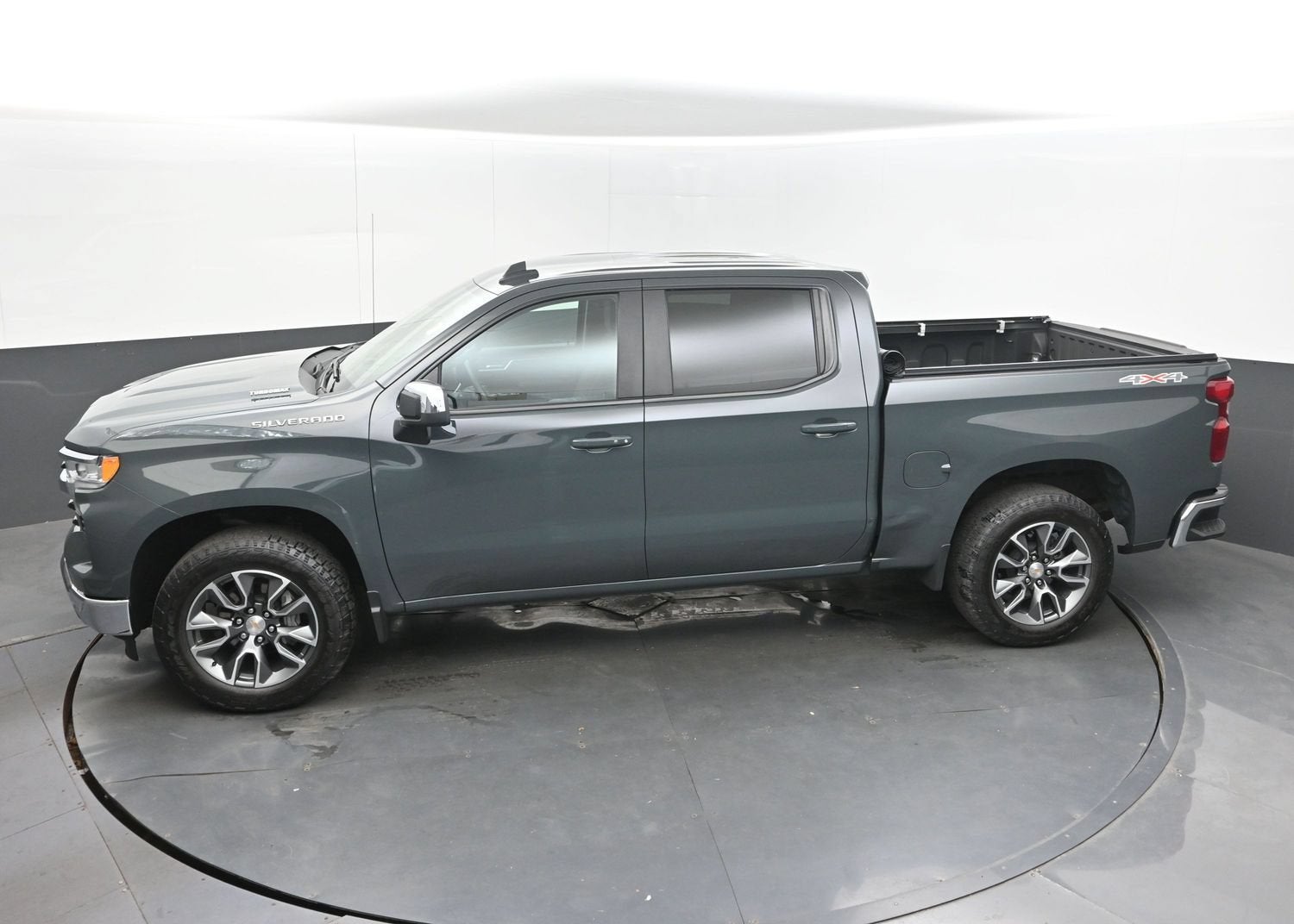 2025 Chevrolet Silverado 1500 LT (2FL)
