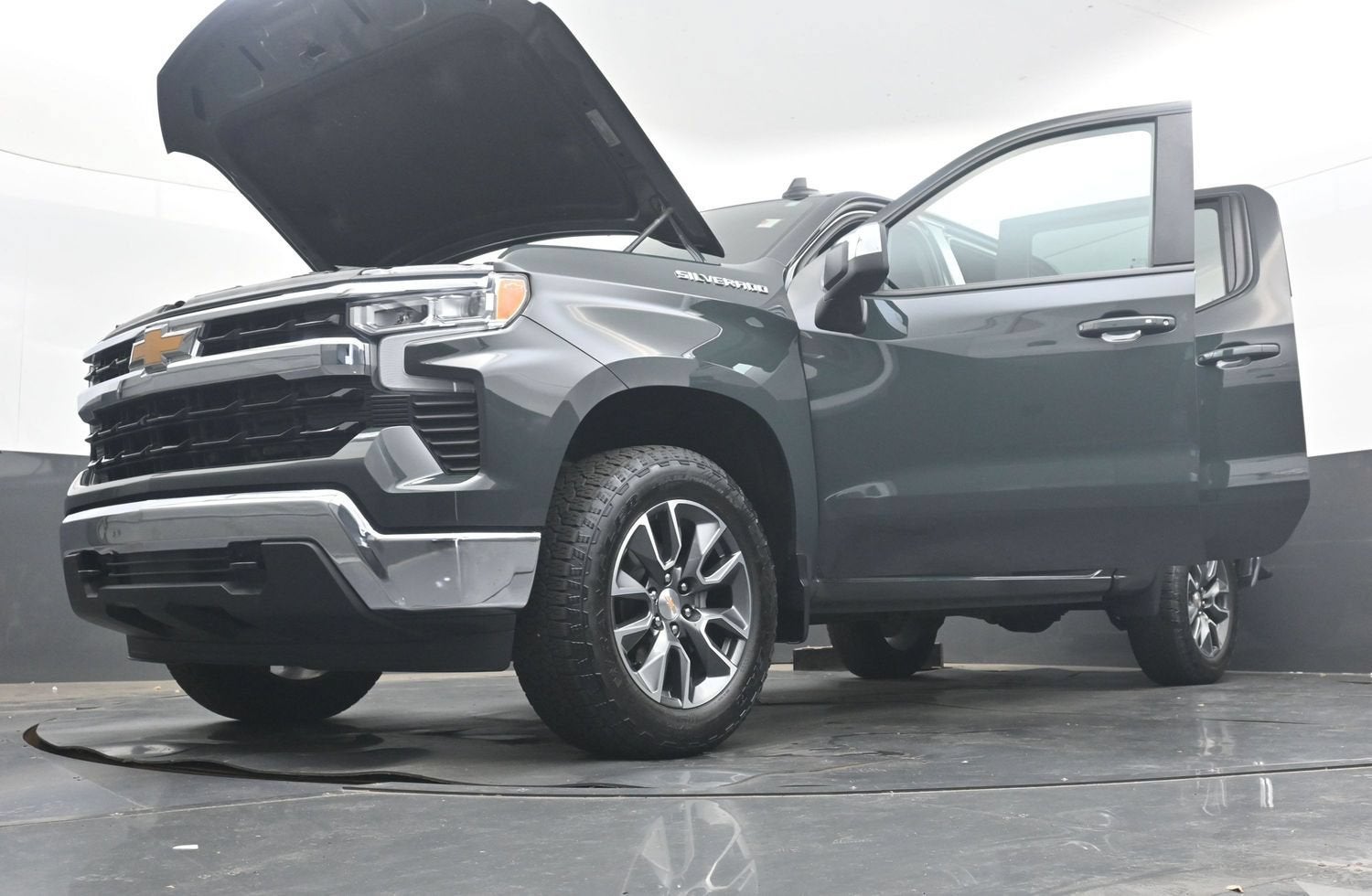 2025 Chevrolet Silverado 1500 LT (2FL)