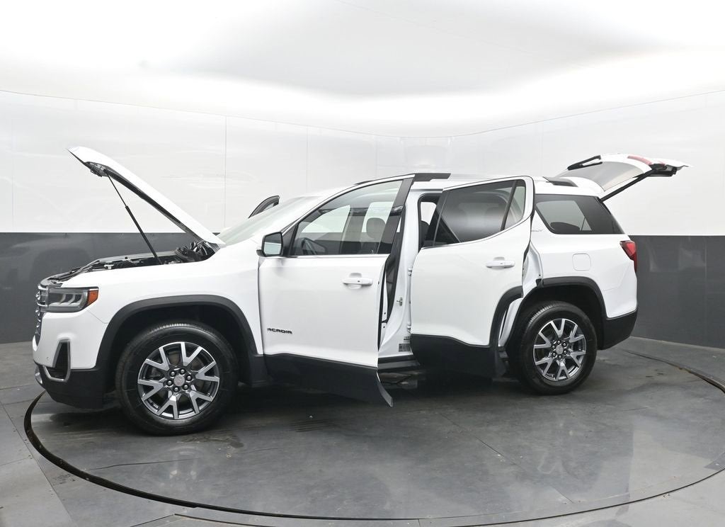 2023 GMC Acadia SLT