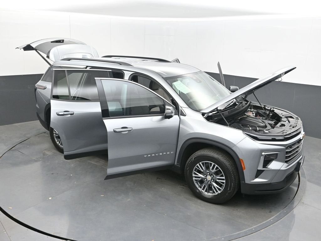 2024 Chevrolet Traverse LT