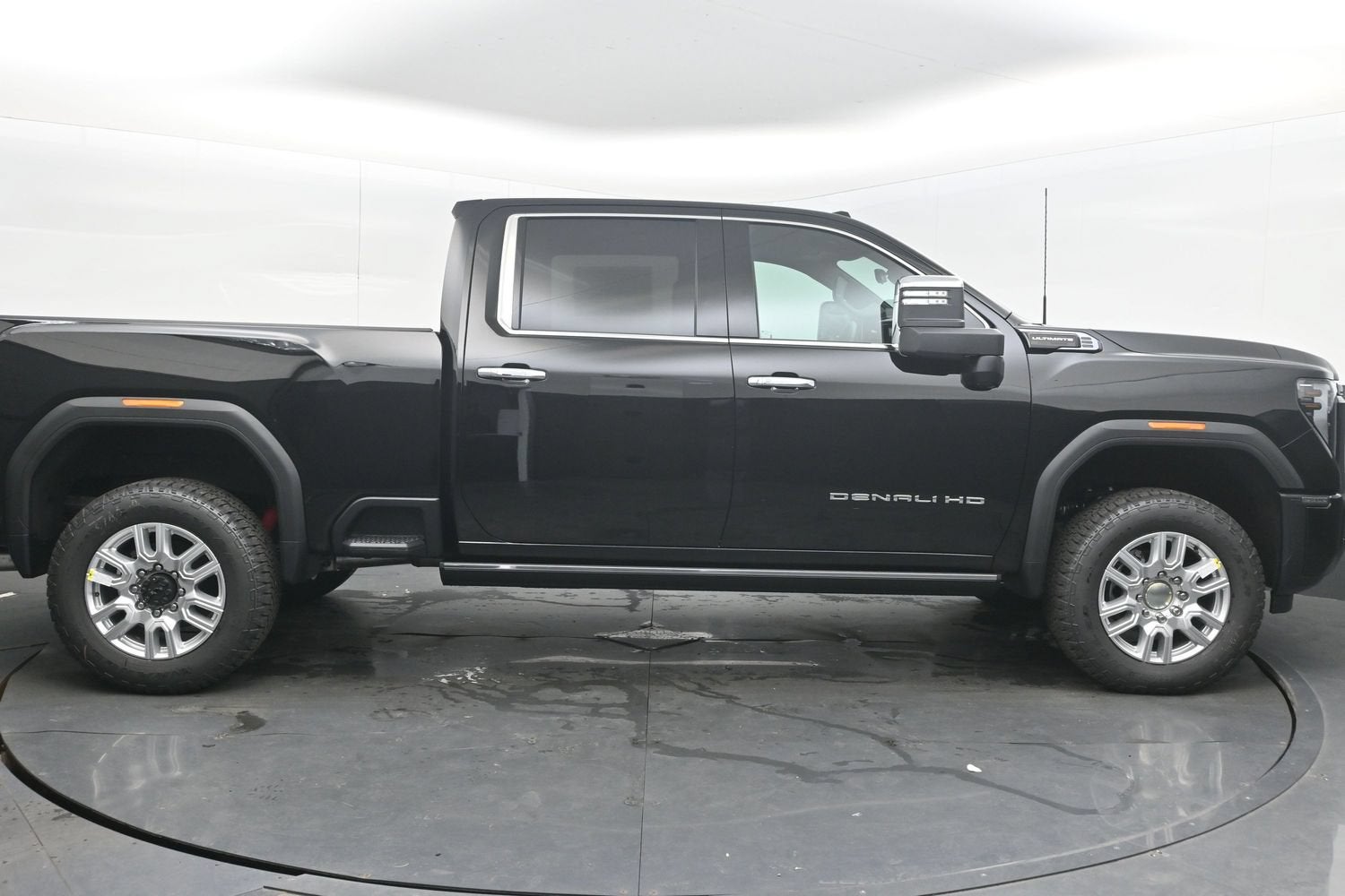 2026 GMC Sierra 2500HD Denali Ultimate - Photo 8