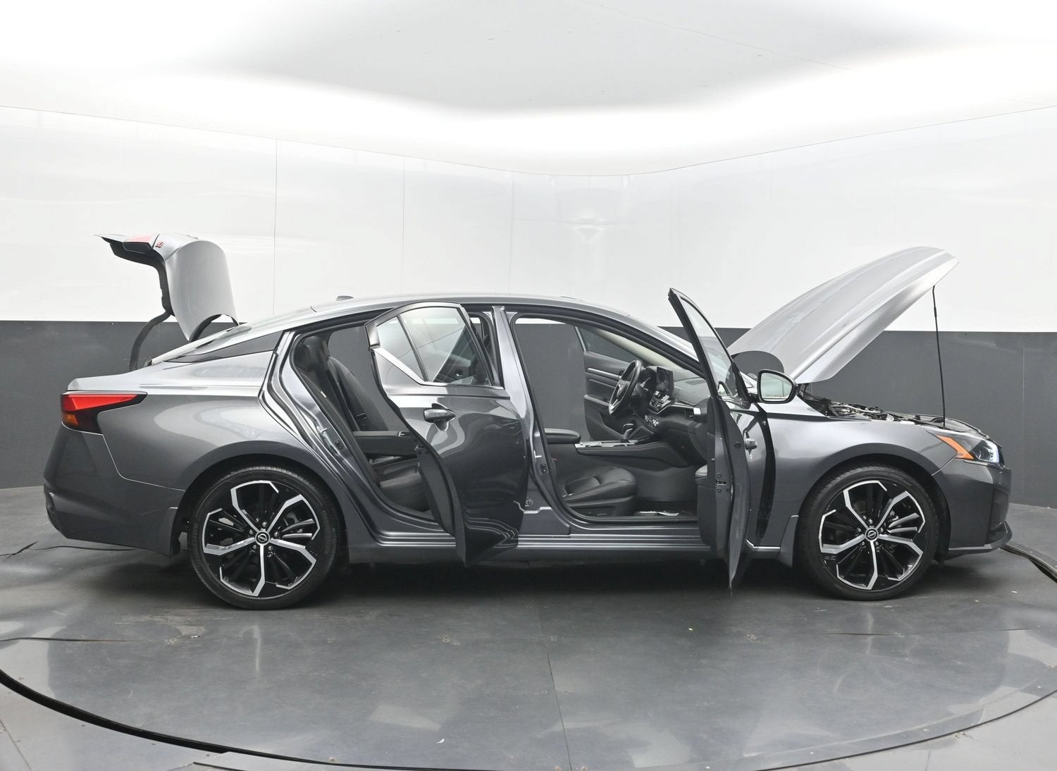 2025 Nissan Altima SR