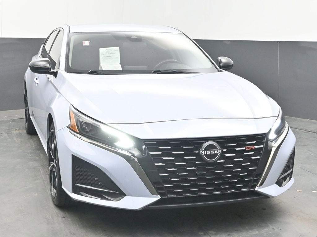 2023 Nissan Altima SR FWD