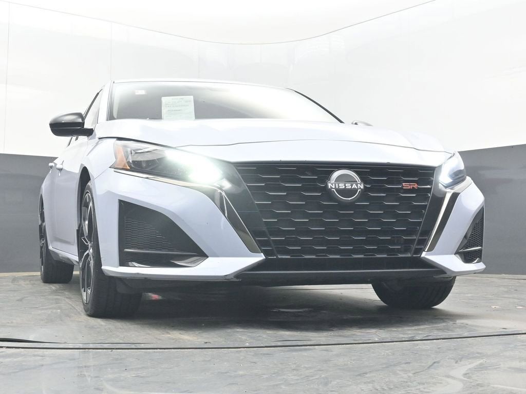 2023 Nissan Altima SR FWD