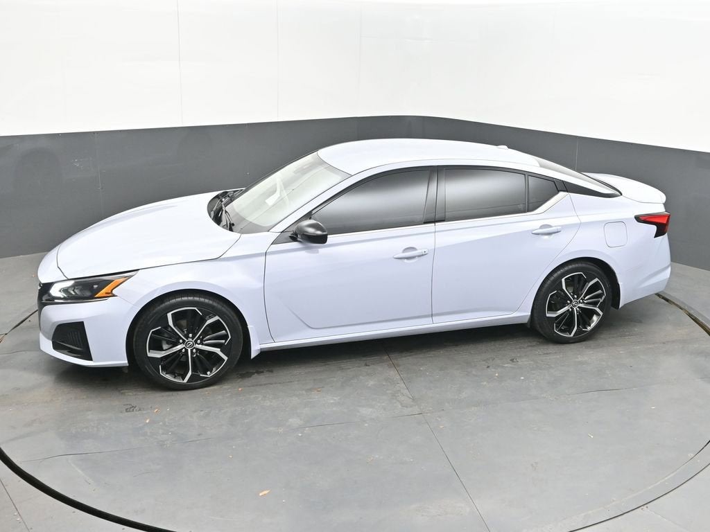 2023 Nissan Altima SR FWD