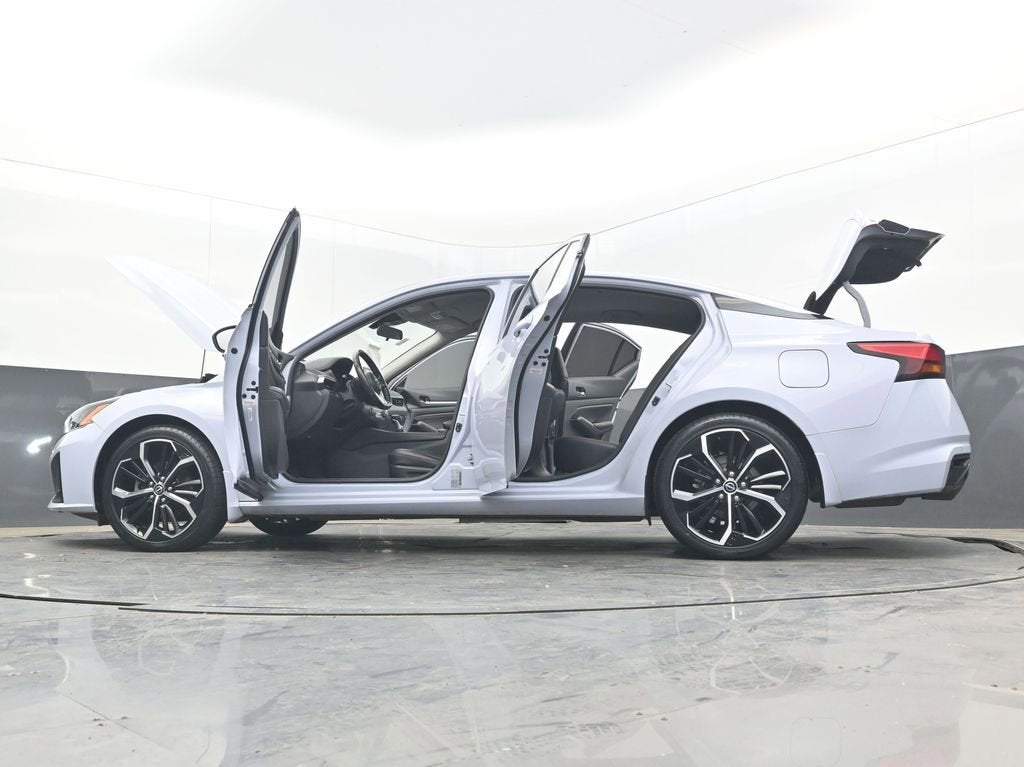 2023 Nissan Altima SR FWD