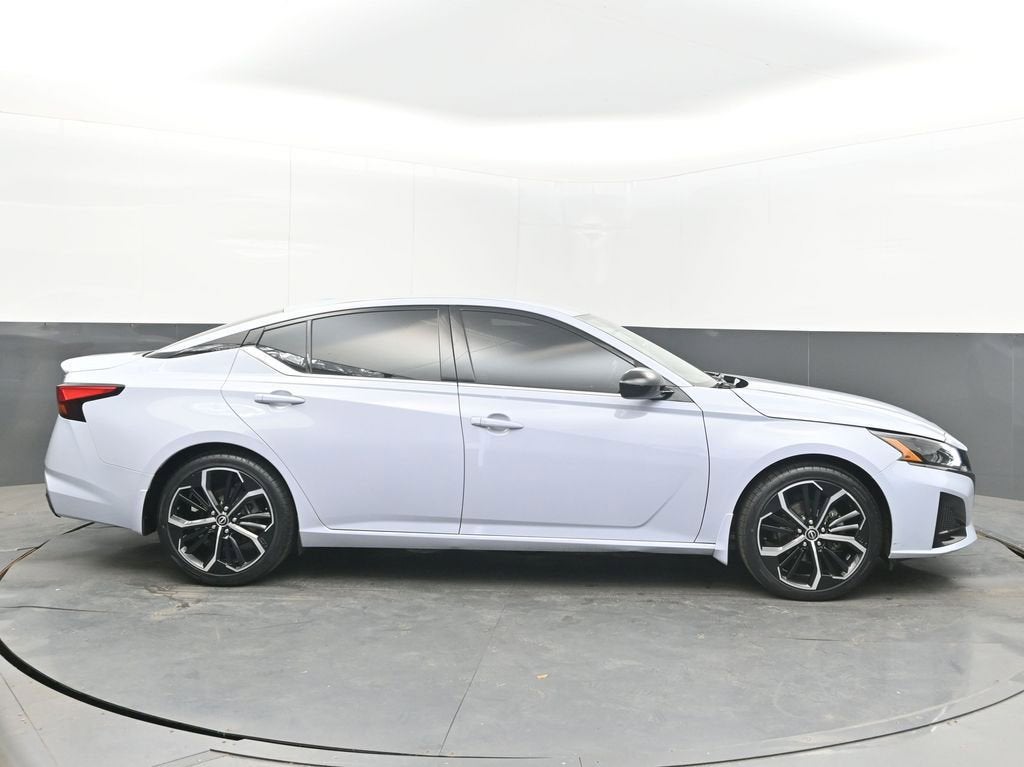 2023 Nissan Altima SR FWD