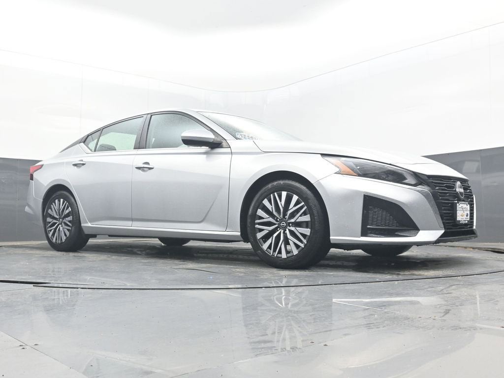 2023 Nissan Altima SV FWD
