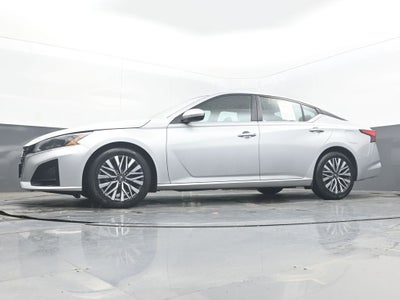 2023 Nissan Altima SV FWD