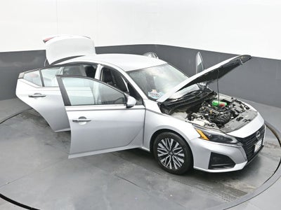 2023 Nissan Altima SV FWD