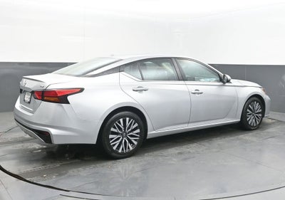 2023 Nissan Altima SV FWD