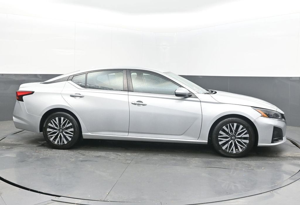 2023 Nissan Altima SV FWD