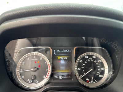2017 Nissan TITAN SV
