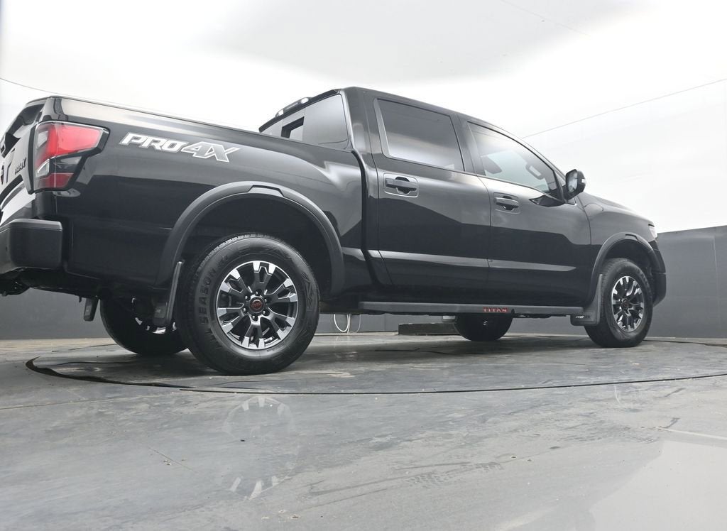 2024 Nissan TITAN Crew Cab PRO-4X 4x4