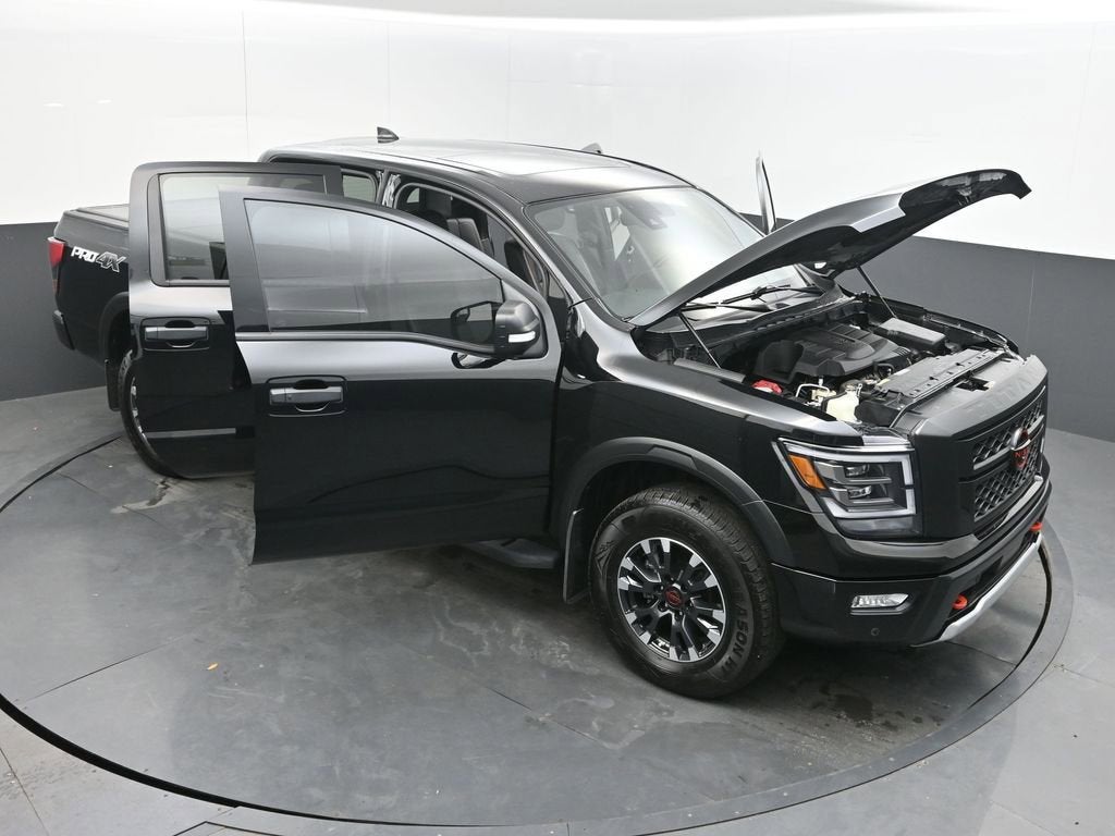 2024 Nissan TITAN Crew Cab PRO-4X 4x4