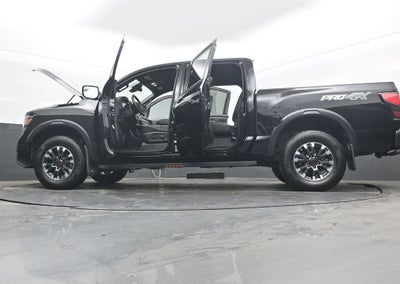 2024 Nissan TITAN Crew Cab PRO-4X 4x4