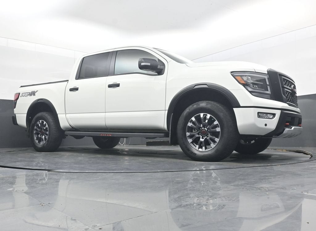 2023 Nissan TITAN Crew Cab PRO-4X 4x4