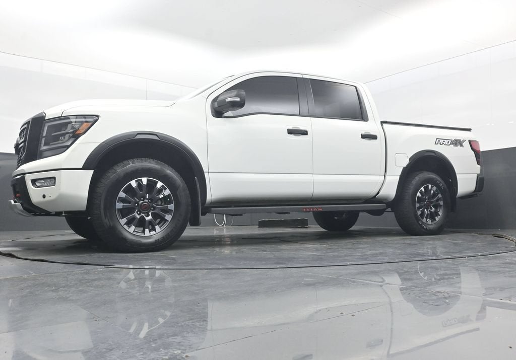 2023 Nissan TITAN Crew Cab PRO-4X 4x4