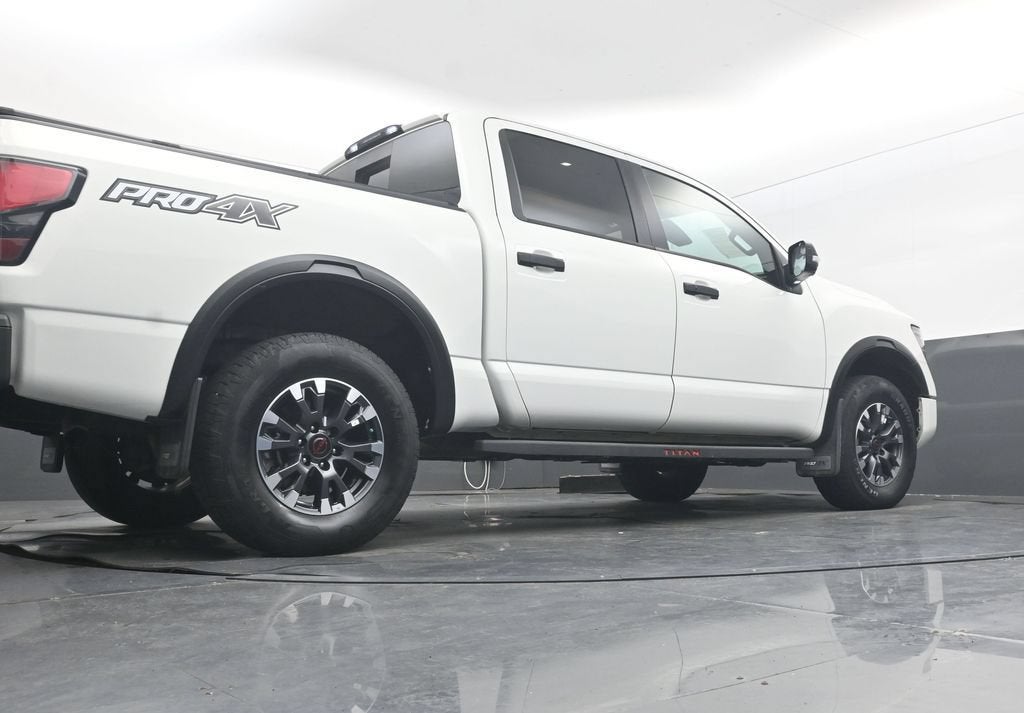 2023 Nissan TITAN Crew Cab PRO-4X 4x4