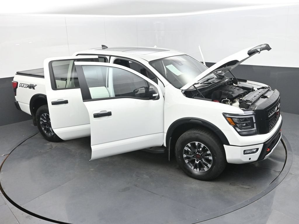 2023 Nissan TITAN Crew Cab PRO-4X 4x4