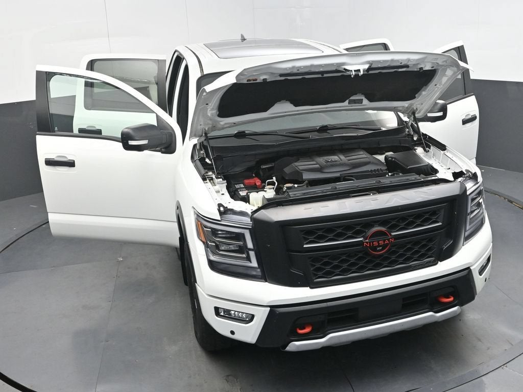2023 Nissan TITAN Crew Cab PRO-4X 4x4