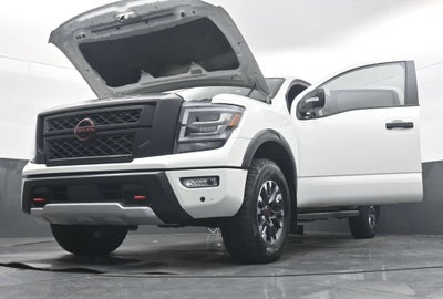 2023 Nissan TITAN Crew Cab PRO-4X 4x4