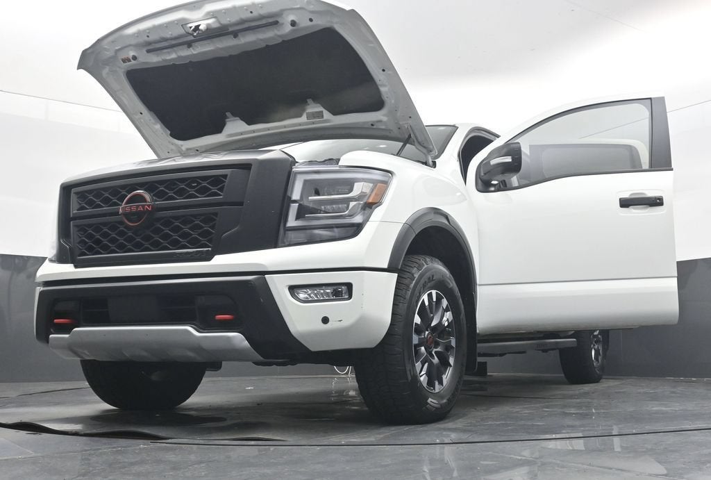 2023 Nissan TITAN Crew Cab PRO-4X 4x4