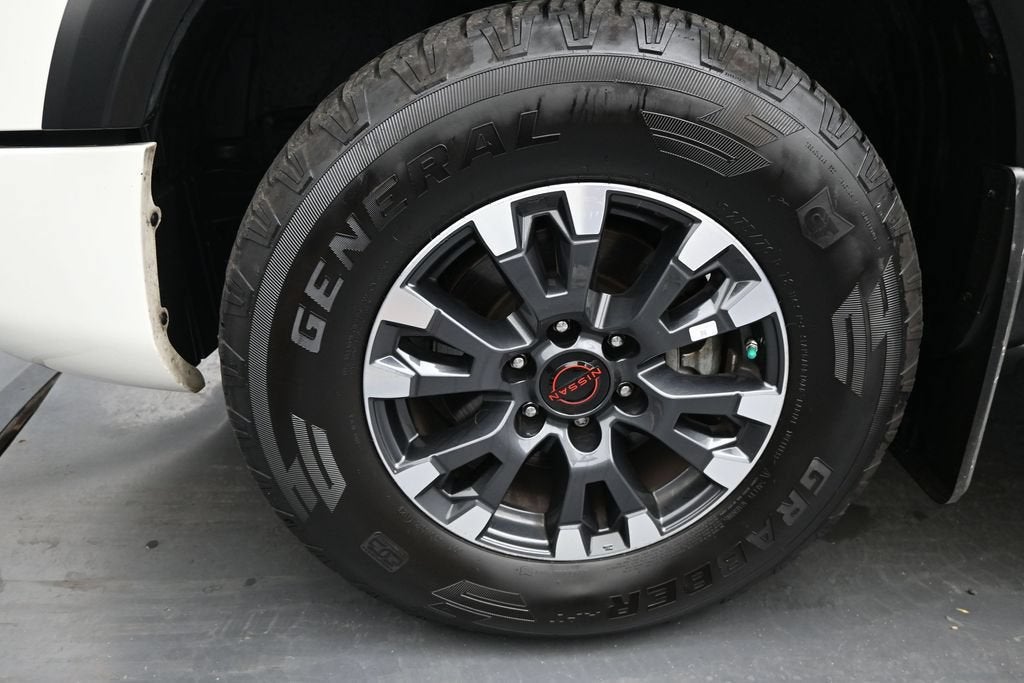 2023 Nissan TITAN Crew Cab PRO-4X 4x4