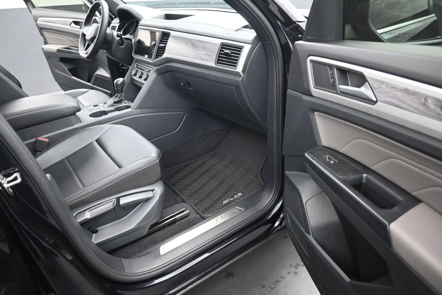 2021 Volkswagen Atlas Cross Sport 2.0T SE w/Technology