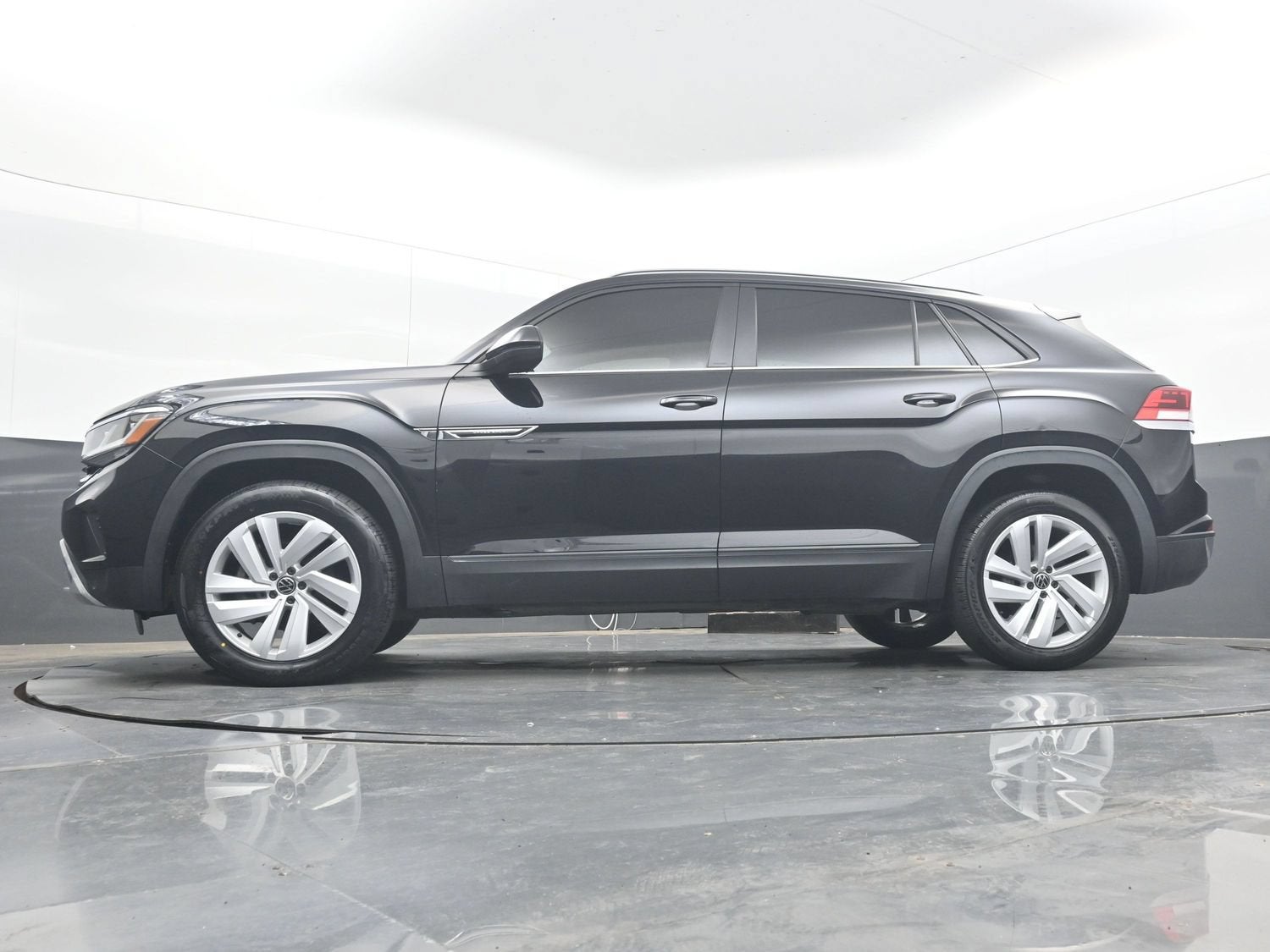 2021 Volkswagen Atlas Cross Sport 2.0T SE w/Technology