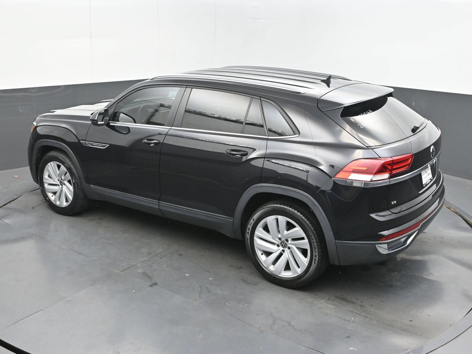 2021 Volkswagen Atlas Cross Sport 2.0T SE w/Technology