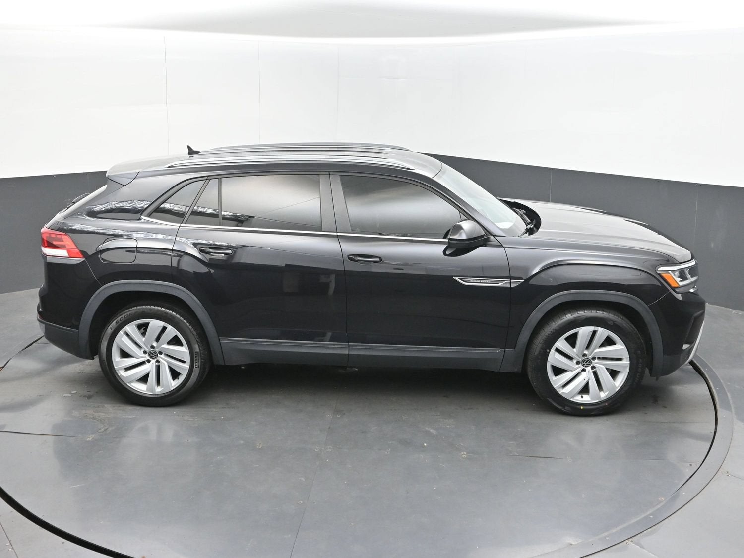 2021 Volkswagen Atlas Cross Sport 2.0T SE w/Technology