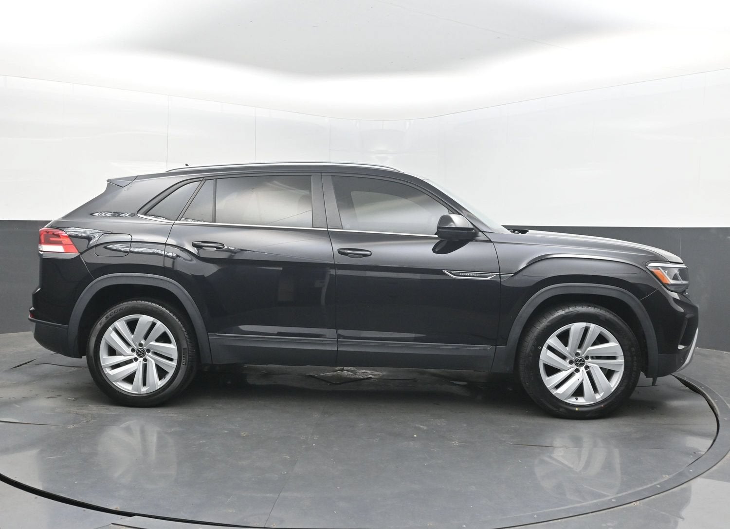2021 Volkswagen Atlas Cross Sport 2.0T SE w/Technology