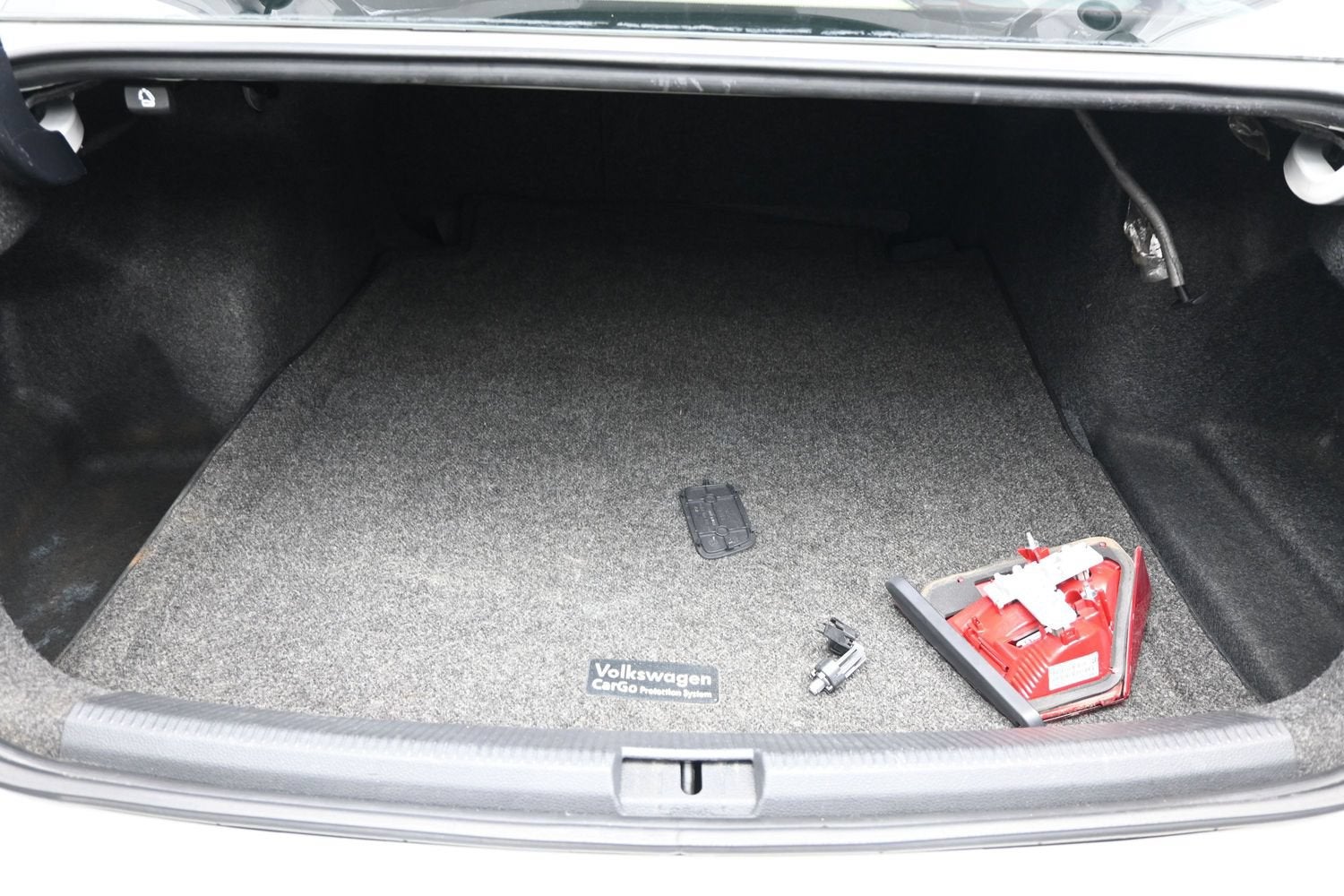 2012 Volkswagen Passat SE w/Sunroof & Nav