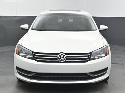 2012 Volkswagen Passat SE w/Sunroof & Nav