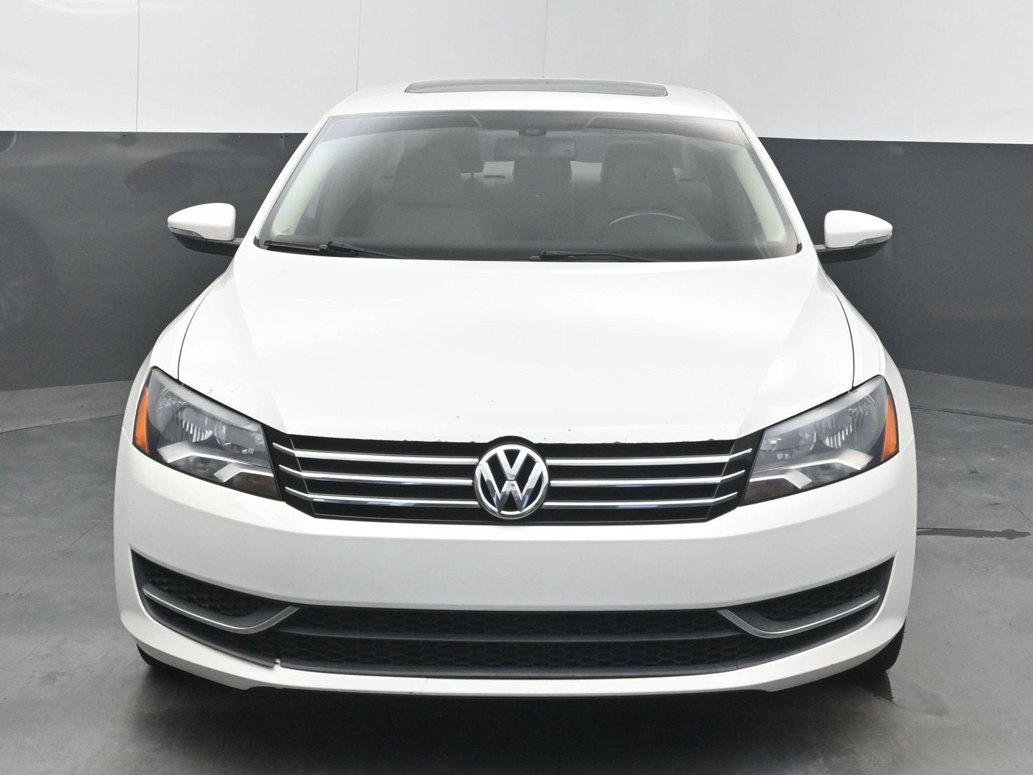 2012 Volkswagen Passat SE w/Sunroof & Nav