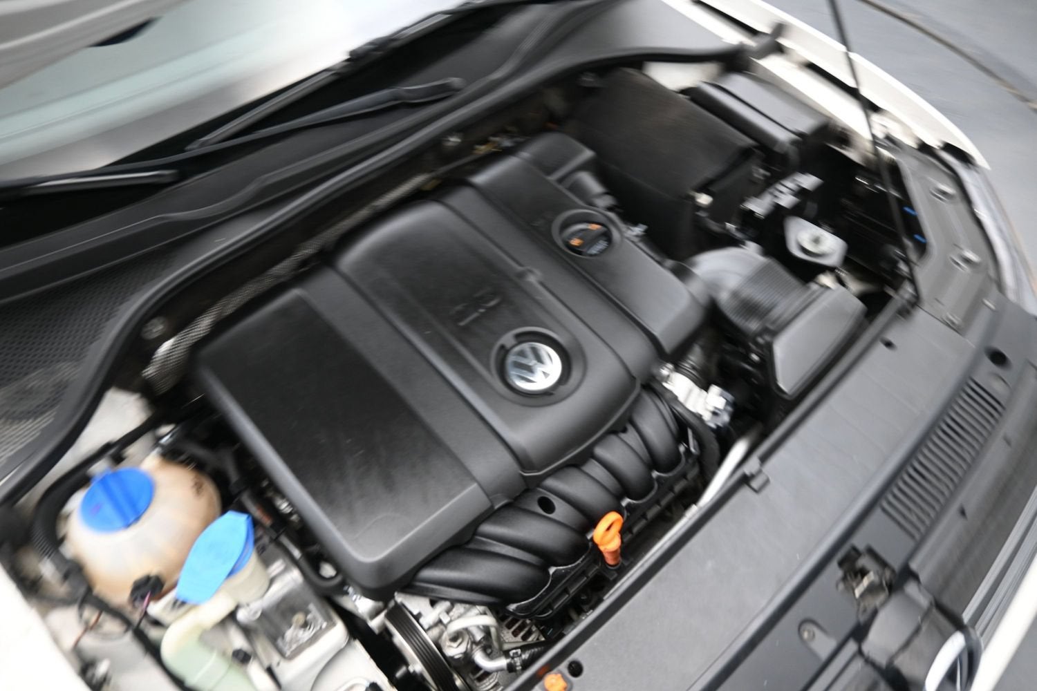 2012 Volkswagen Passat SE w/Sunroof & Nav