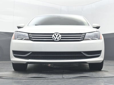 2012 Volkswagen Passat SE w/Sunroof & Nav