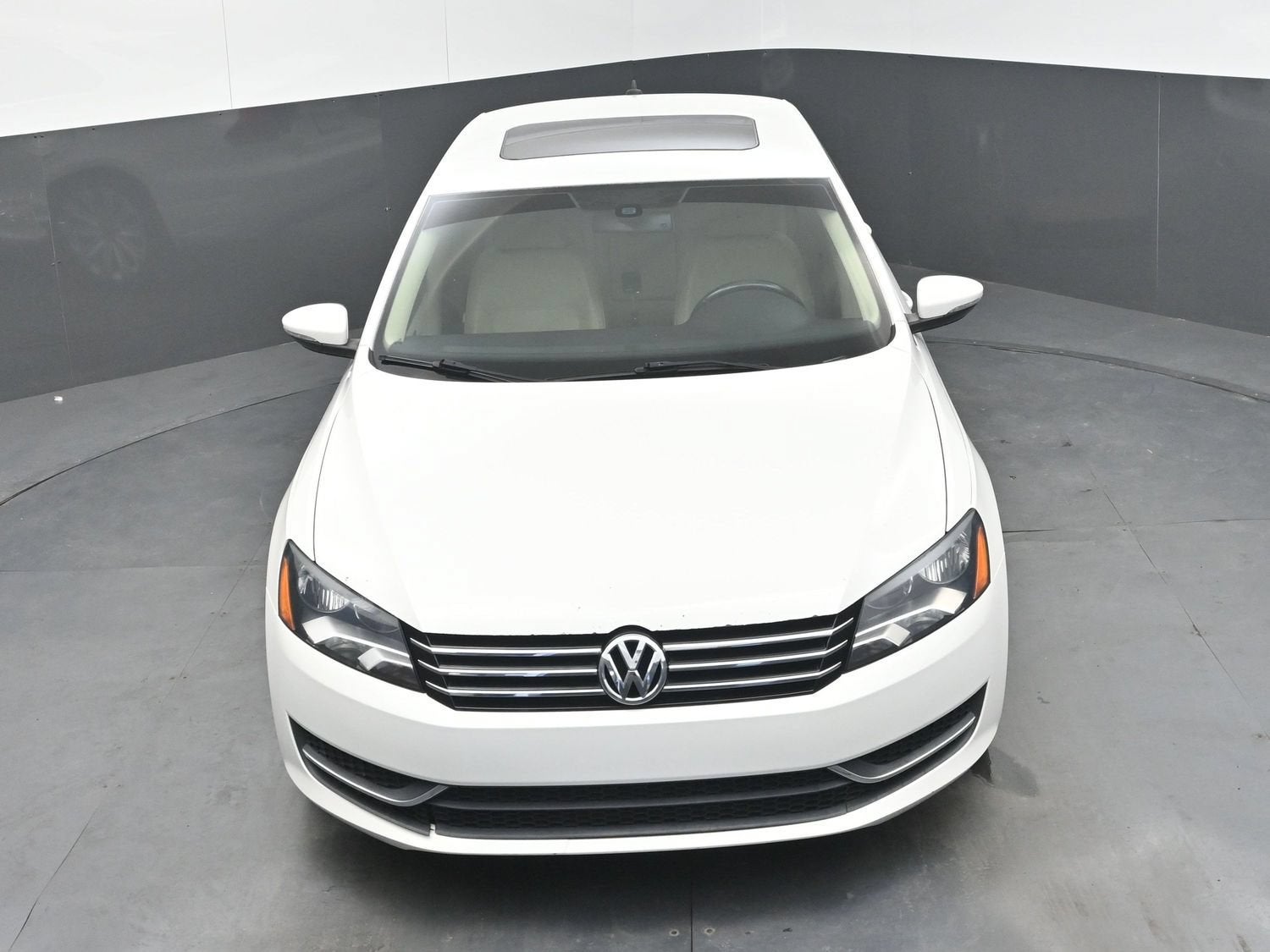 2012 Volkswagen Passat SE w/Sunroof & Nav