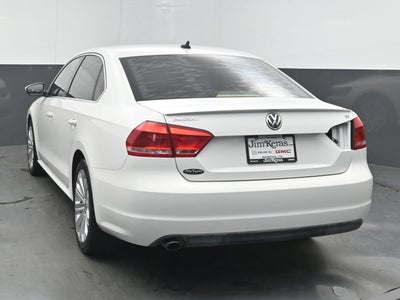 2012 Volkswagen Passat SE w/Sunroof & Nav