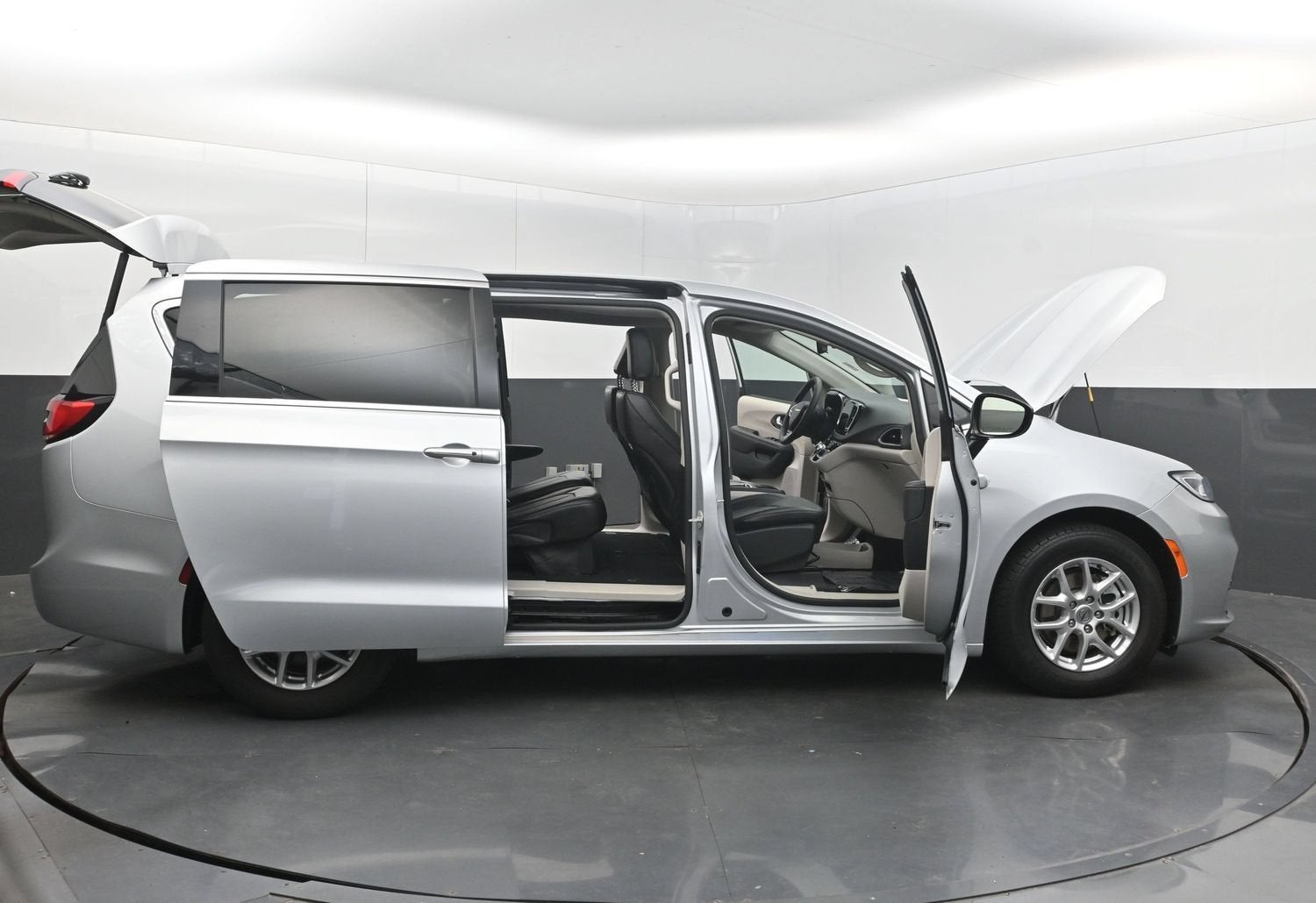 2024 Chrysler Pacifica Touring L